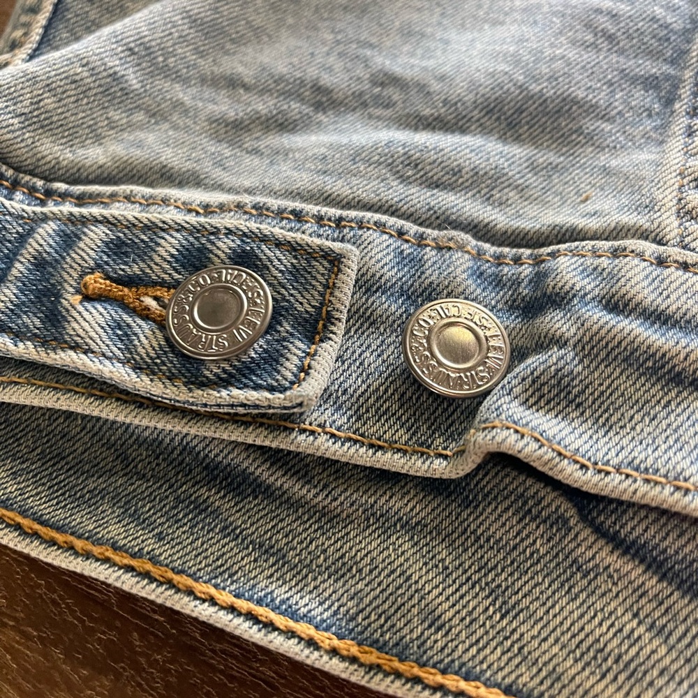 NWT Levi's Jean Jacket - Picture 3 of 4